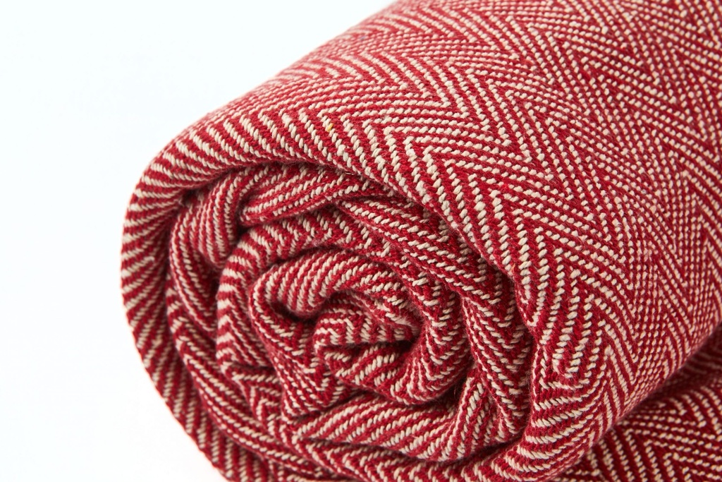Hartley Recycled Cotton Throw in Red - Image 3