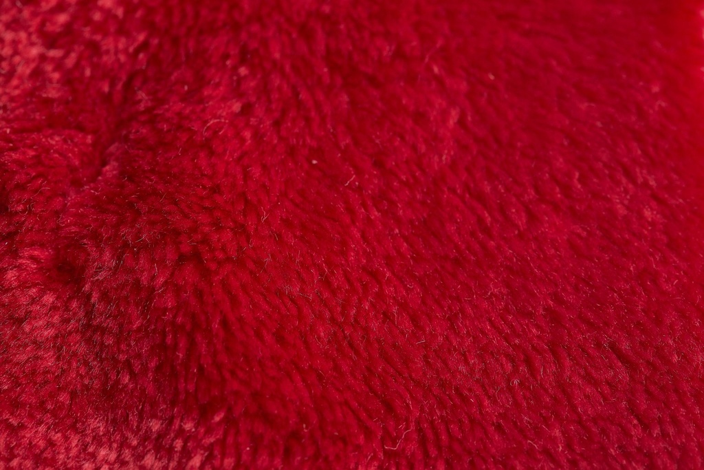 Plush Flannel Fleece Blanket - Super Soft Throw in Red - Image 4