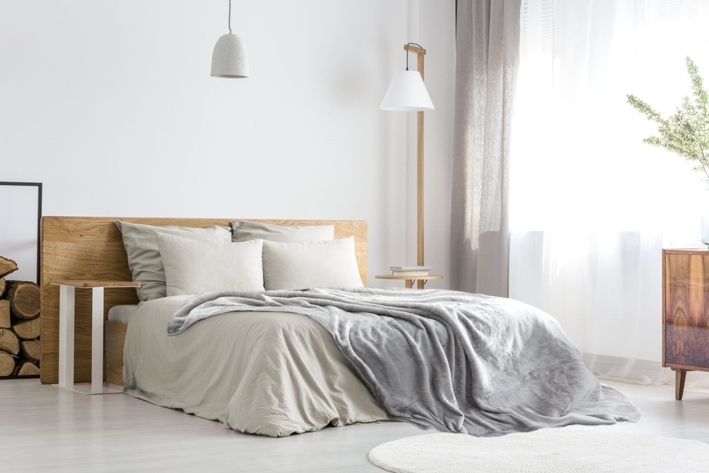 Nordic Collection - Super Cosy Fleece Blanket in Silver - Image 4