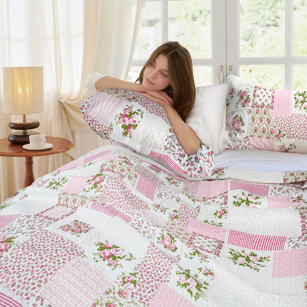 Devon - Quilted Patchwork Bedspread Set in Pink - Image 3