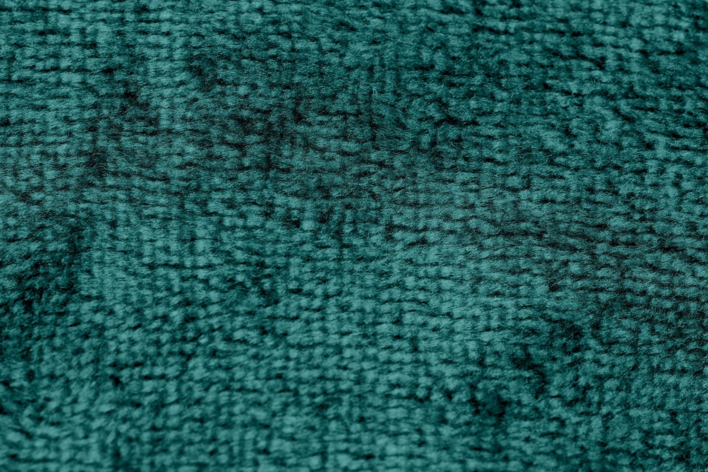 Plush Flannel Fleece Blanket - Super Soft Throw in Emerald Green - Image 4