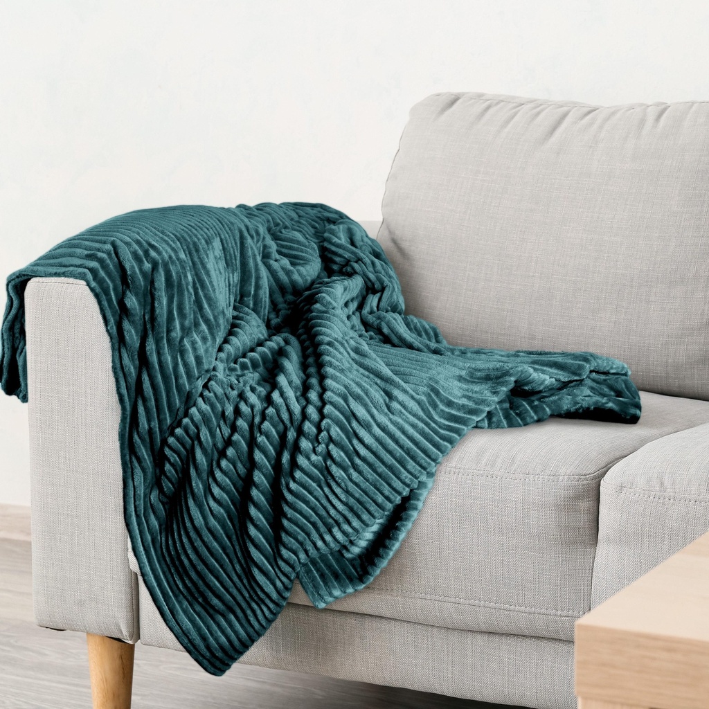 Dahlia - Fleece Throw in Emerald Green - Image 2