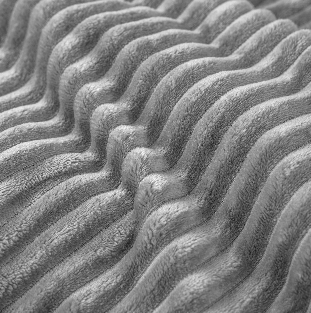 Dahlia - Fleece Throw in Charcoal - Image 5