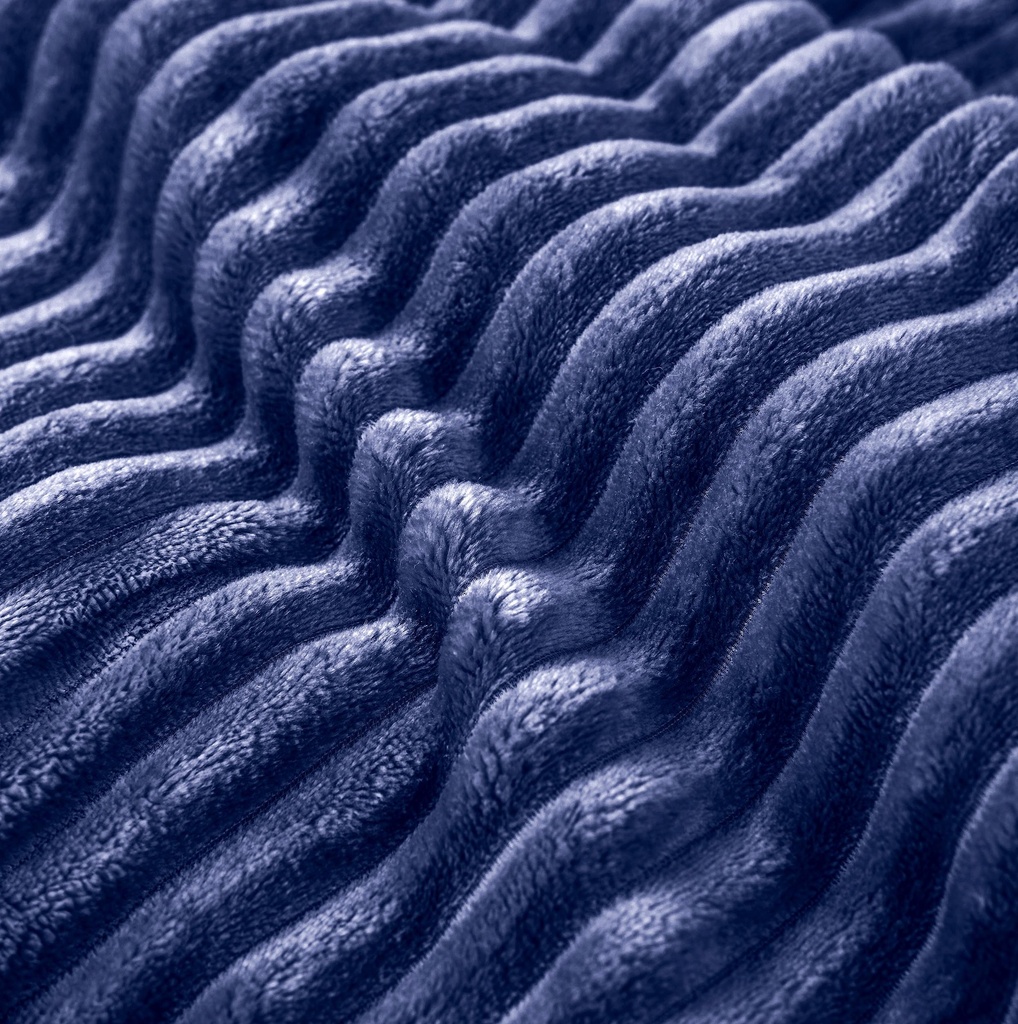 Dahlia - Fleece Throw in Navy - Image 4